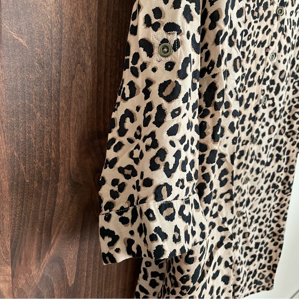 Torrid Cheetah Leopard Print Button Down Womens 3… - image 3